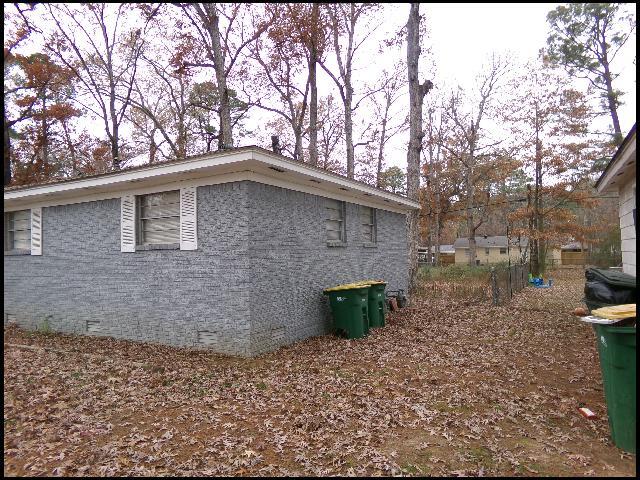 Building Photo - 7018 Fairfield Dr