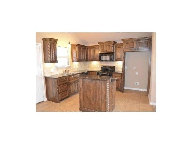 Building Photo - 3 Bed 2 Bath - Deer Creek Schools!