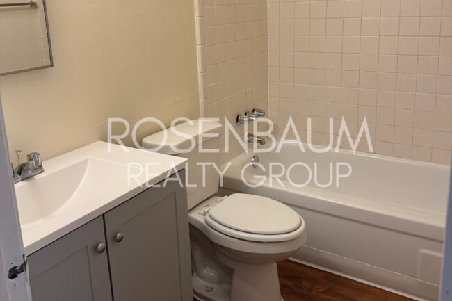 Building Photo - 1518 E Hedrick Dr