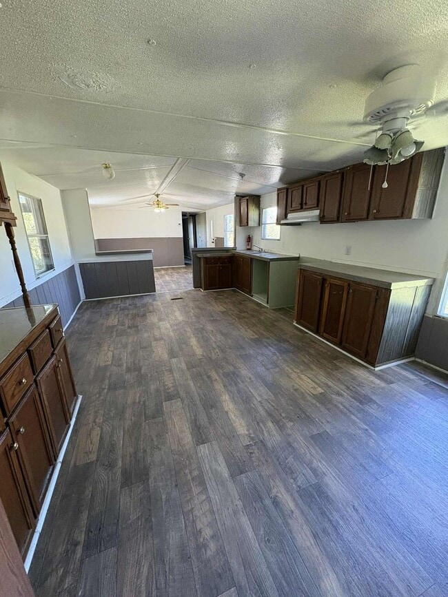 Building Photo - Quiet, Comfortable Living