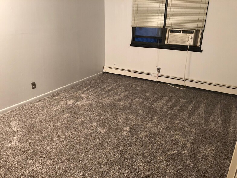 Bedroom - 56 68th St