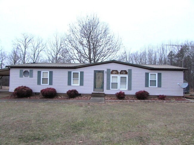 Primary Photo - Charming 2 Bed/2.5 Bath - Approx 1 Acre of...