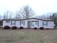 Building Photo - Charming 2 Bed/2.5 Bath - Approx 1 Acre of...