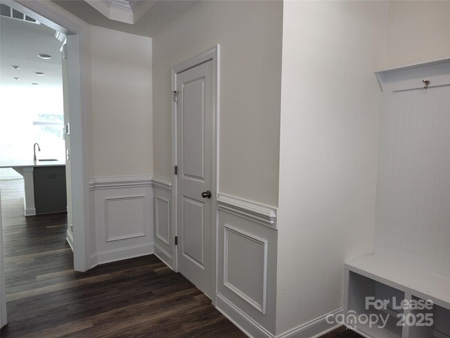 Building Photo - 2153 Bexar Trl