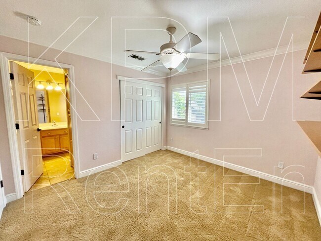 Building Photo - 5879 Riverbank Cir