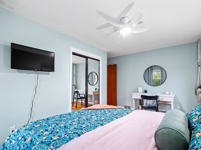 Building Photo - 386 Walworth Ave