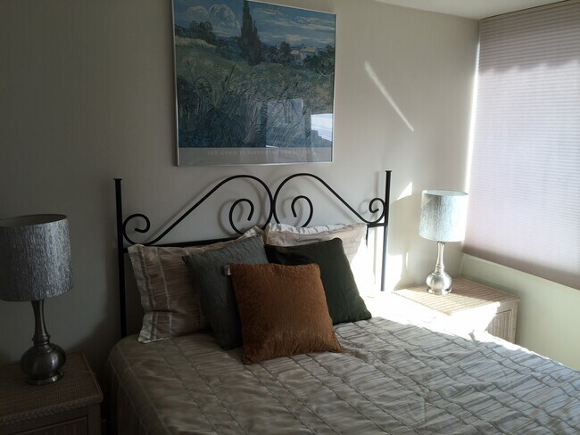 Building Photo - 343 Hobron Ln