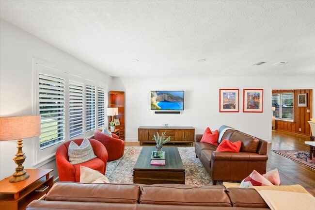 Building Photo - 4804 River Basin Dr S
