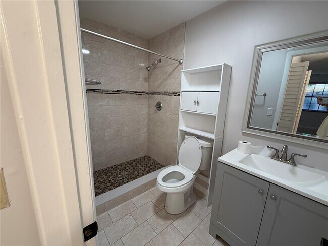 Building Photo - 2451 SW 86th Ave