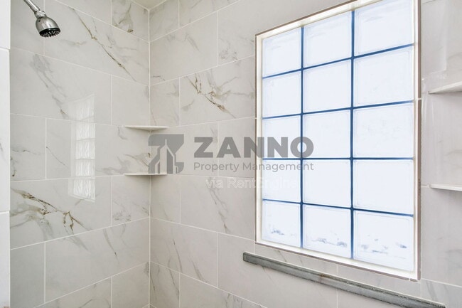 Building Photo - 19 Arnold St