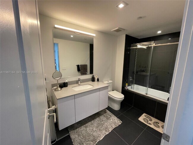 Building Photo - 1600 NE 1st Ave