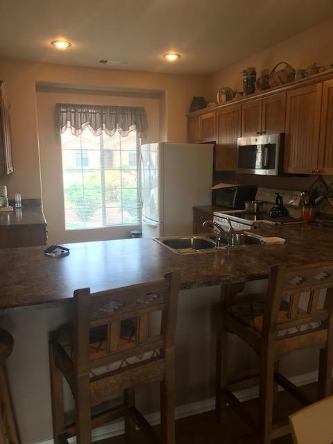 Building Photo - 1455 E Ridgeview Dr