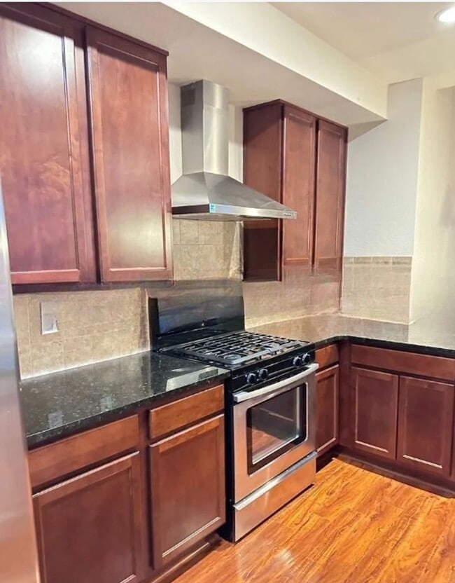 Building Photo - Long Realty & Property Management - Bluepr...
