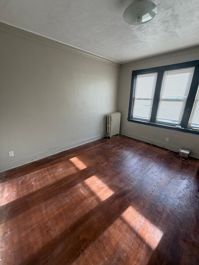 Building Photo - 8304 S Paulina St