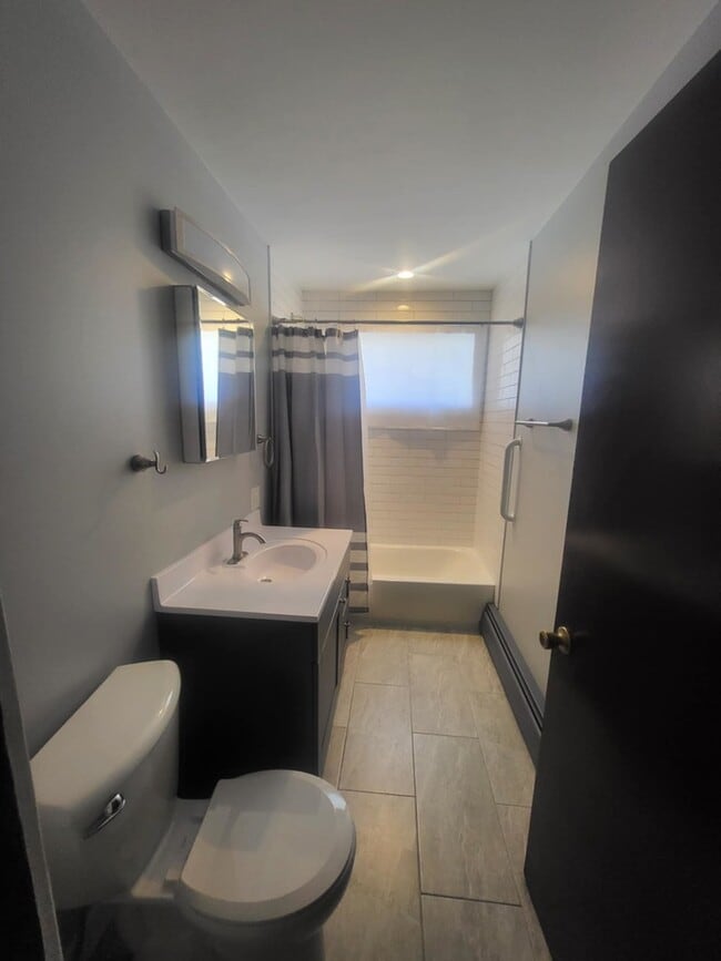 Building Photo - 8435 S 81st Ave