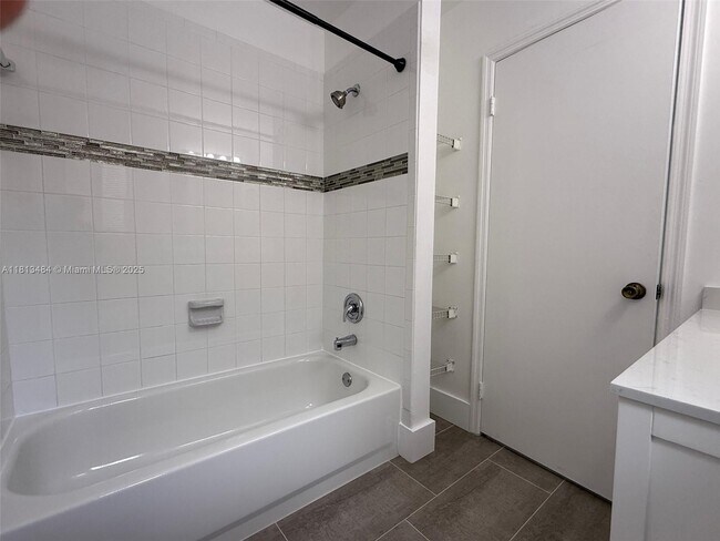 Building Photo - 17432 SW 140th Ct