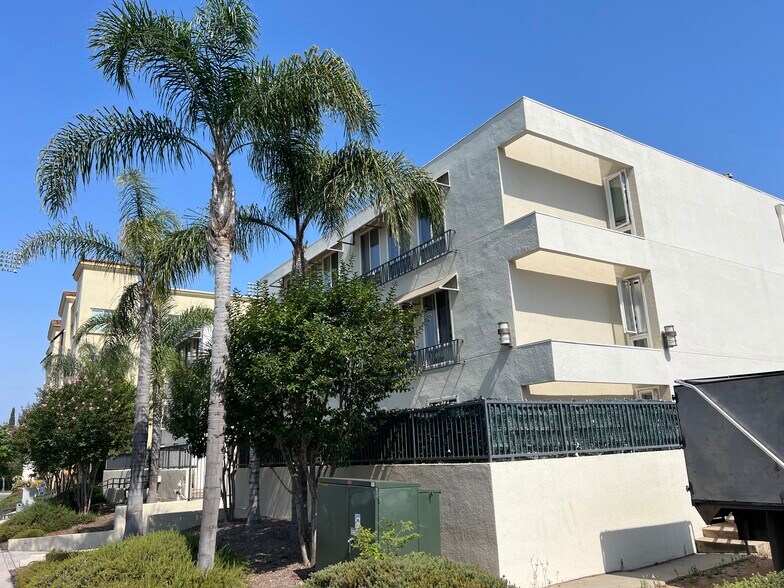 Front - 5540 Lindo Paseo