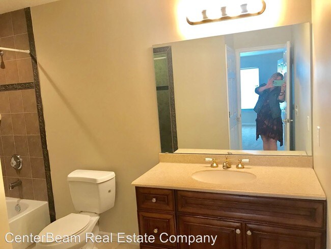 Building Photo - 4 br, 3 bath House - 9054 3rd avenue