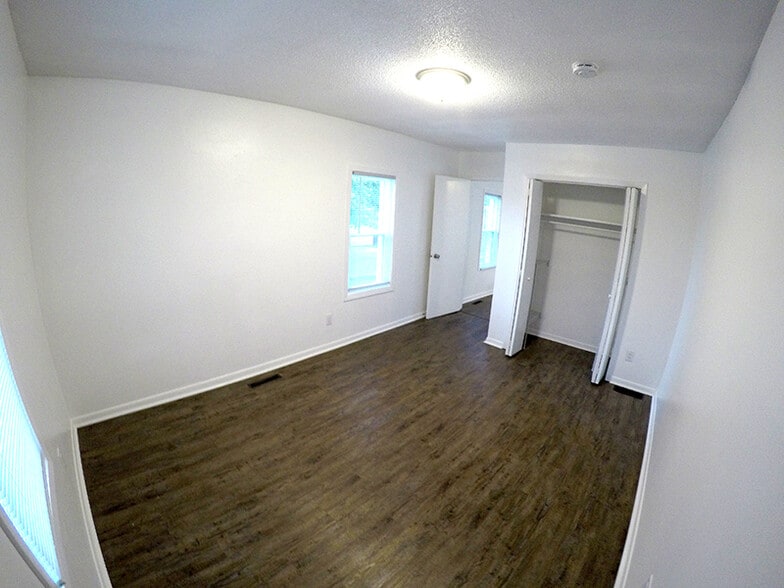 Master bedroom - 101 Parkway Ave