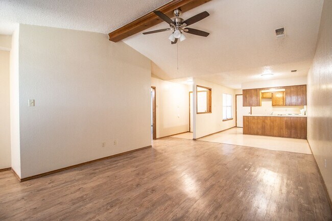 Building Photo - 15 Wagnon Dr