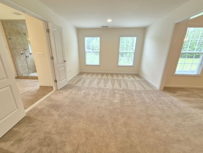 Building Photo - 15 Sweet William Dr