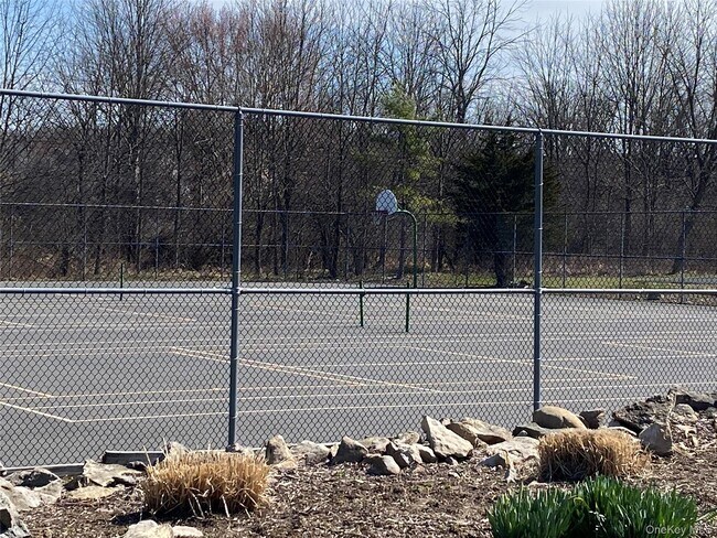 Building Photo - 50 Olde Wagon Rd