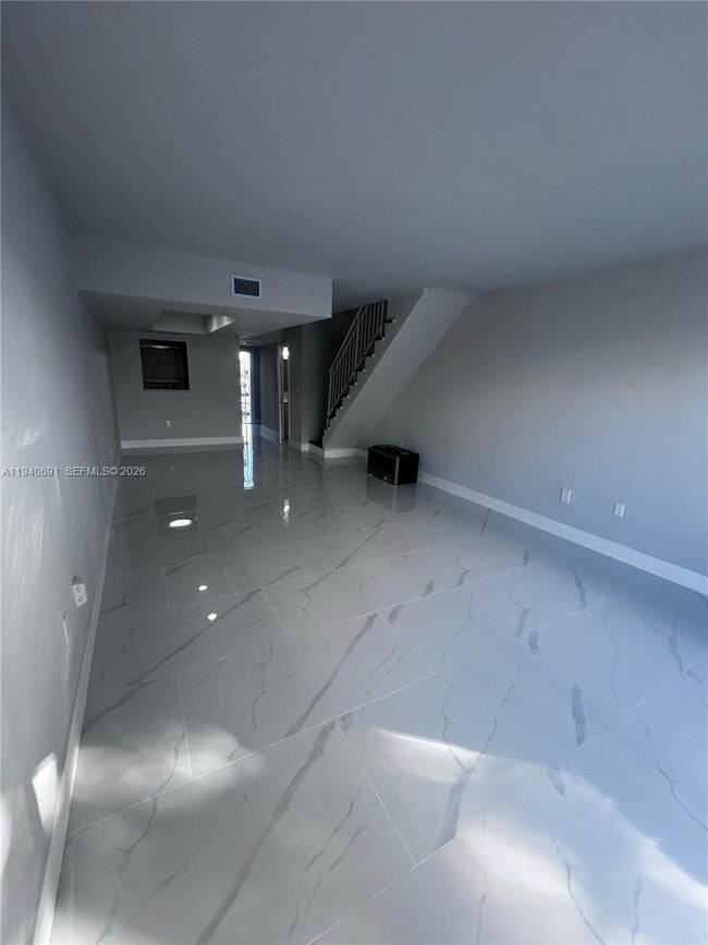 Building Photo - 3820 W 9th Way