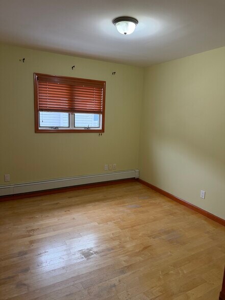 Building Photo - 372 Naughton Ave