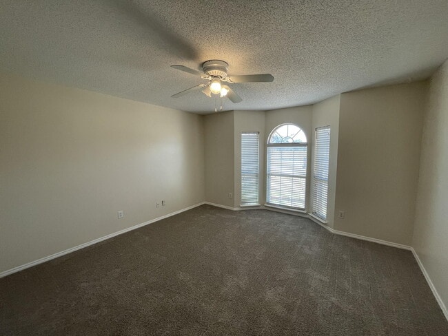 Building Photo - 1605 Kirby Ave