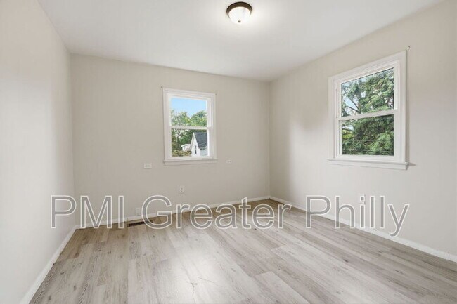 Building Photo - 1523 W Cheltenham Ave
