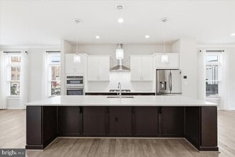 Building Photo - 23551 Buckland Farm Terrace