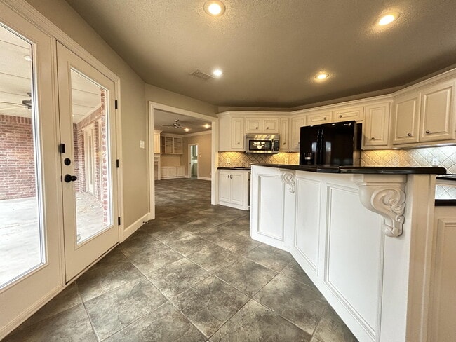 Building Photo - 4101 101st St