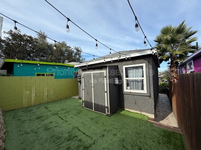 Building Photo - 2987 Clay Ave