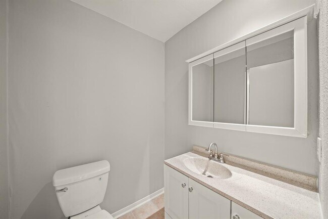 Building Photo - 2110 Wilcrest Dr