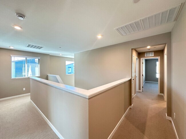 Building Photo - Inspirada Town Center