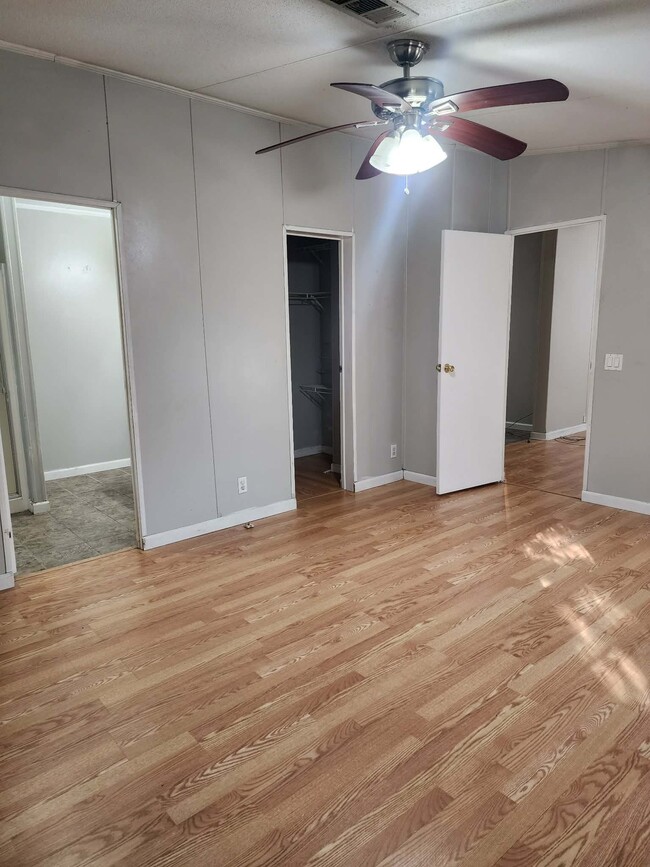 Building Photo - 371 Tom Lodge Rd