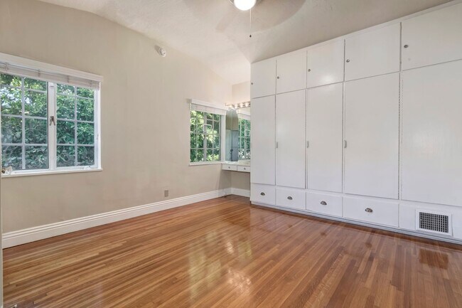 Building Photo - Classic Spanish Elegance Steps from Beverly Hills