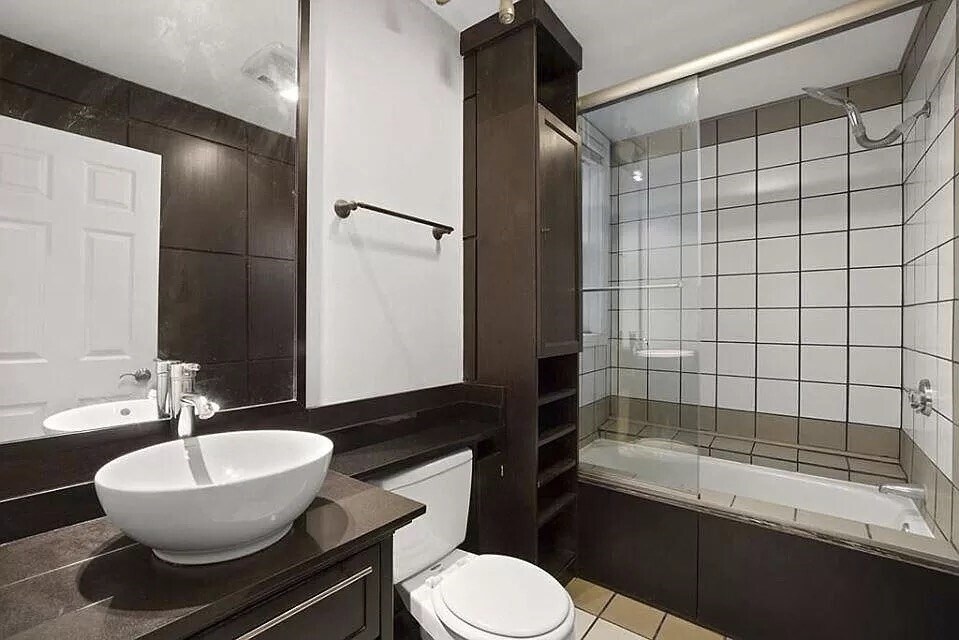 Building Photo - 609 Massachusetts Ave