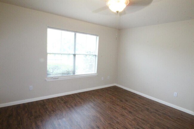 Building Photo - 1600 Kingston Lacy Blvd
