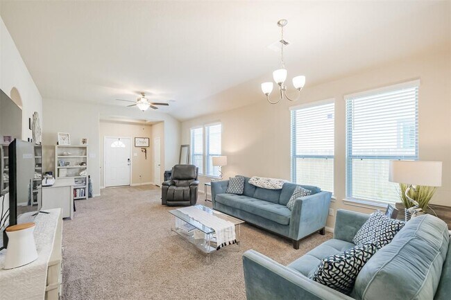 Building Photo - 14657 E Pine Heart Dr