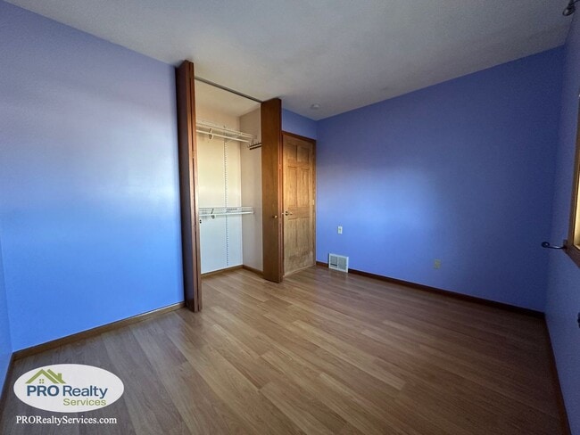 Building Photo - 3 Bedroom Home in Crystal