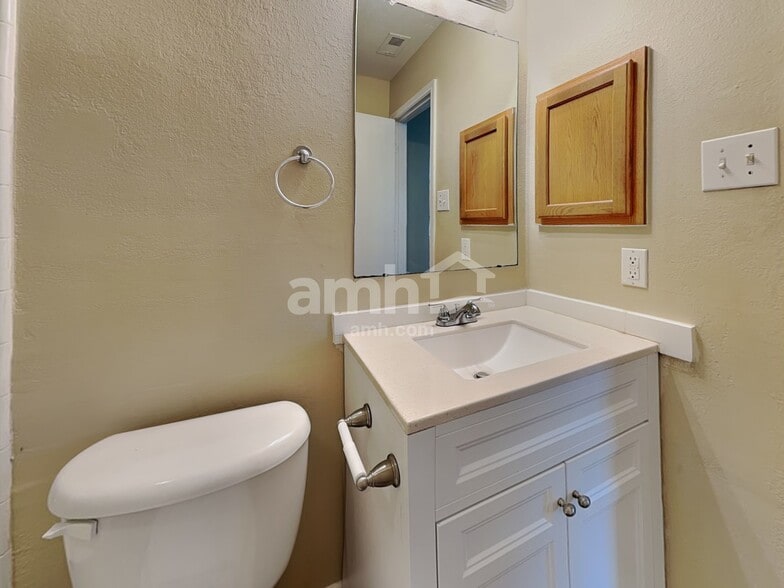 Building Photo - 8102 Sweetstone Bluff Ln