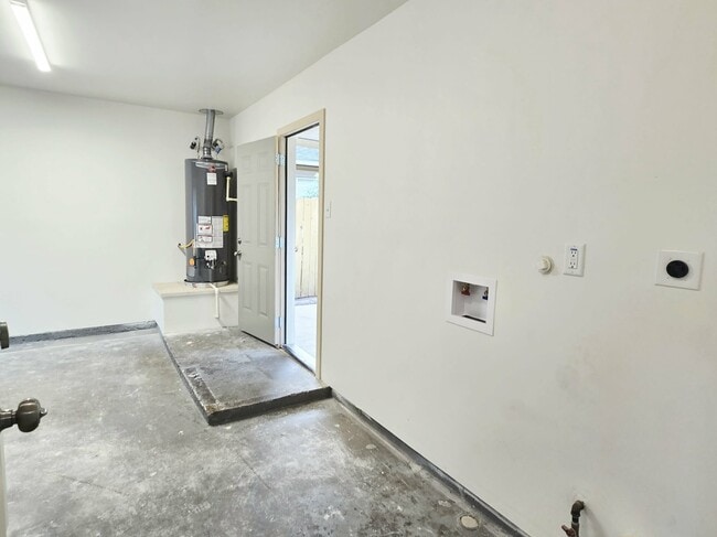 Building Photo - 1111 Belshire Rd