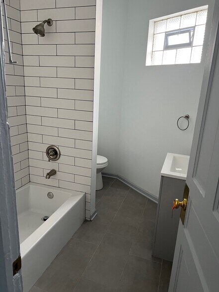Bathroom. - 2057 W Chicago Ave