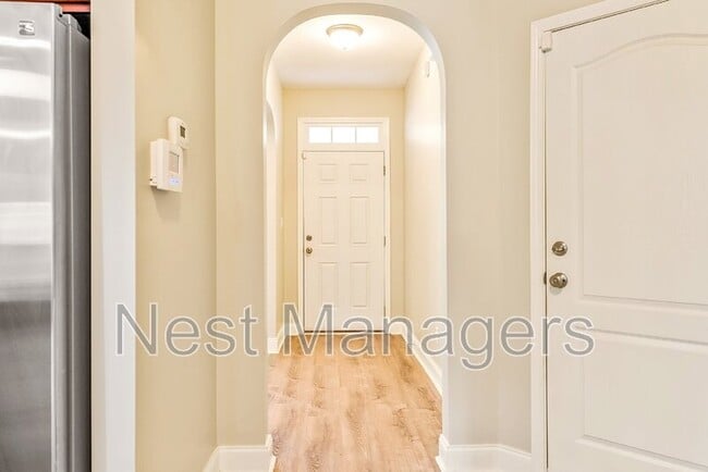 Building Photo - 1081 Ronald Reagan Drive