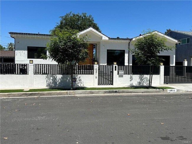 Building Photo - 12815 Martha St