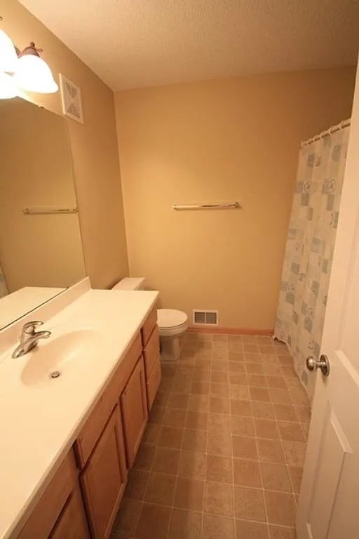 Building Photo - 8487 Jonquil Ln N