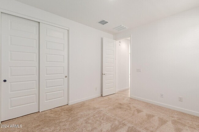 Building Photo - 8911 W Solano Dr