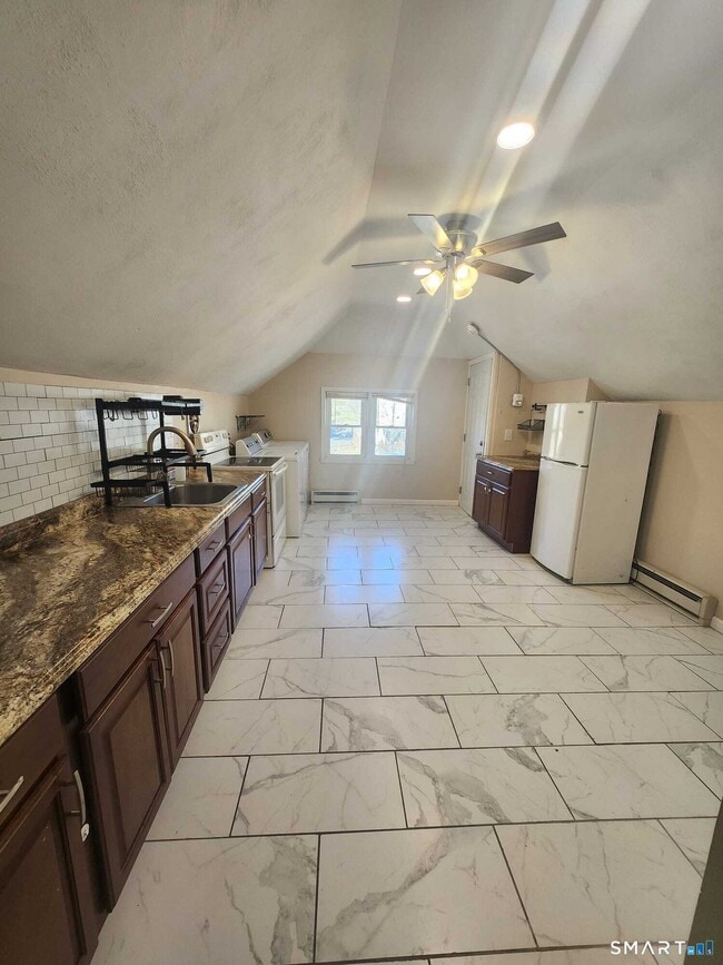 Building Photo - 231 Winthrop St