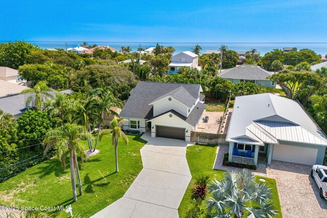 Building Photo - 6765 Angeles Rd